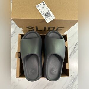 Adidas Yeezy Slides size 5 NWT